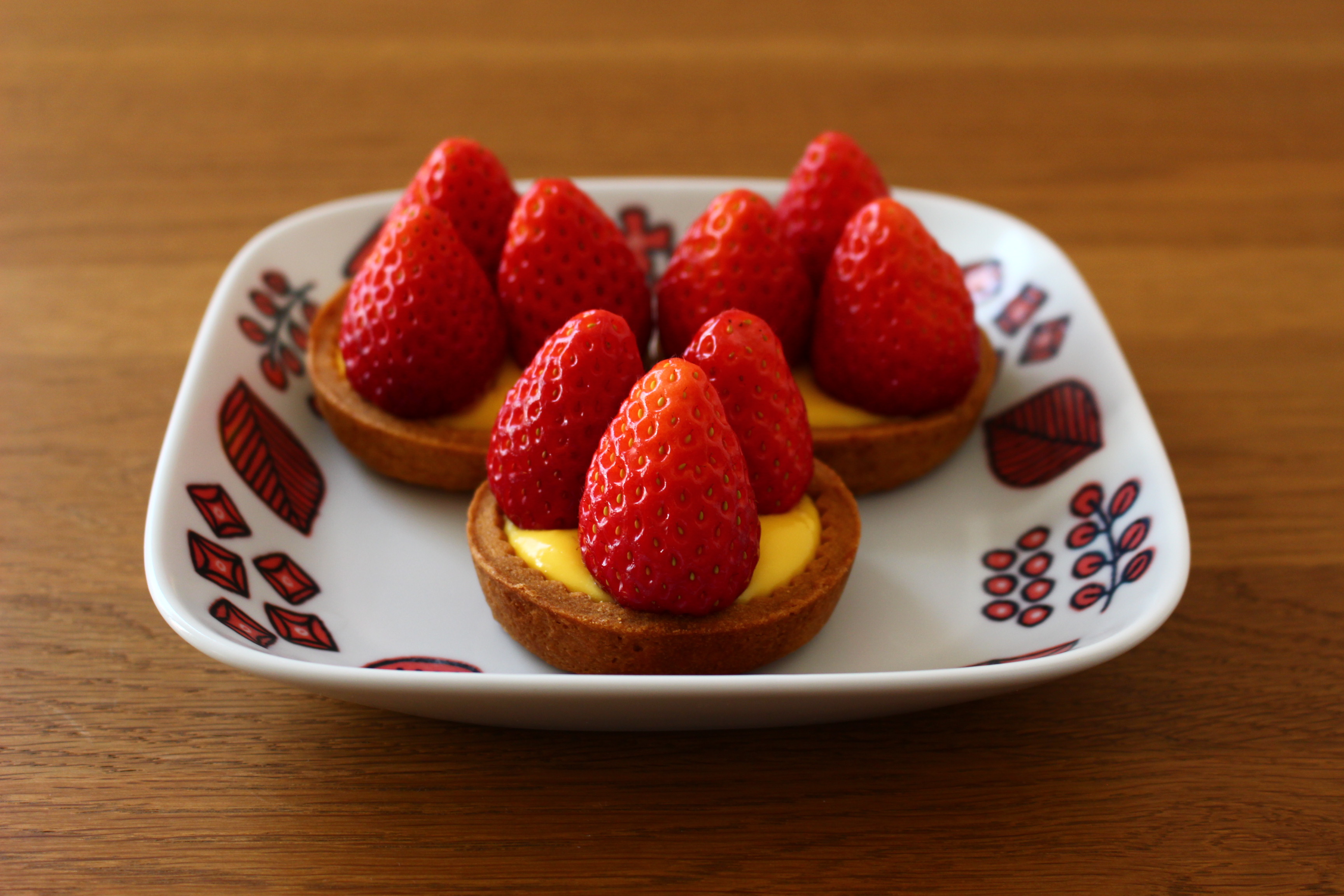 いちごタルト – ひよこ食堂