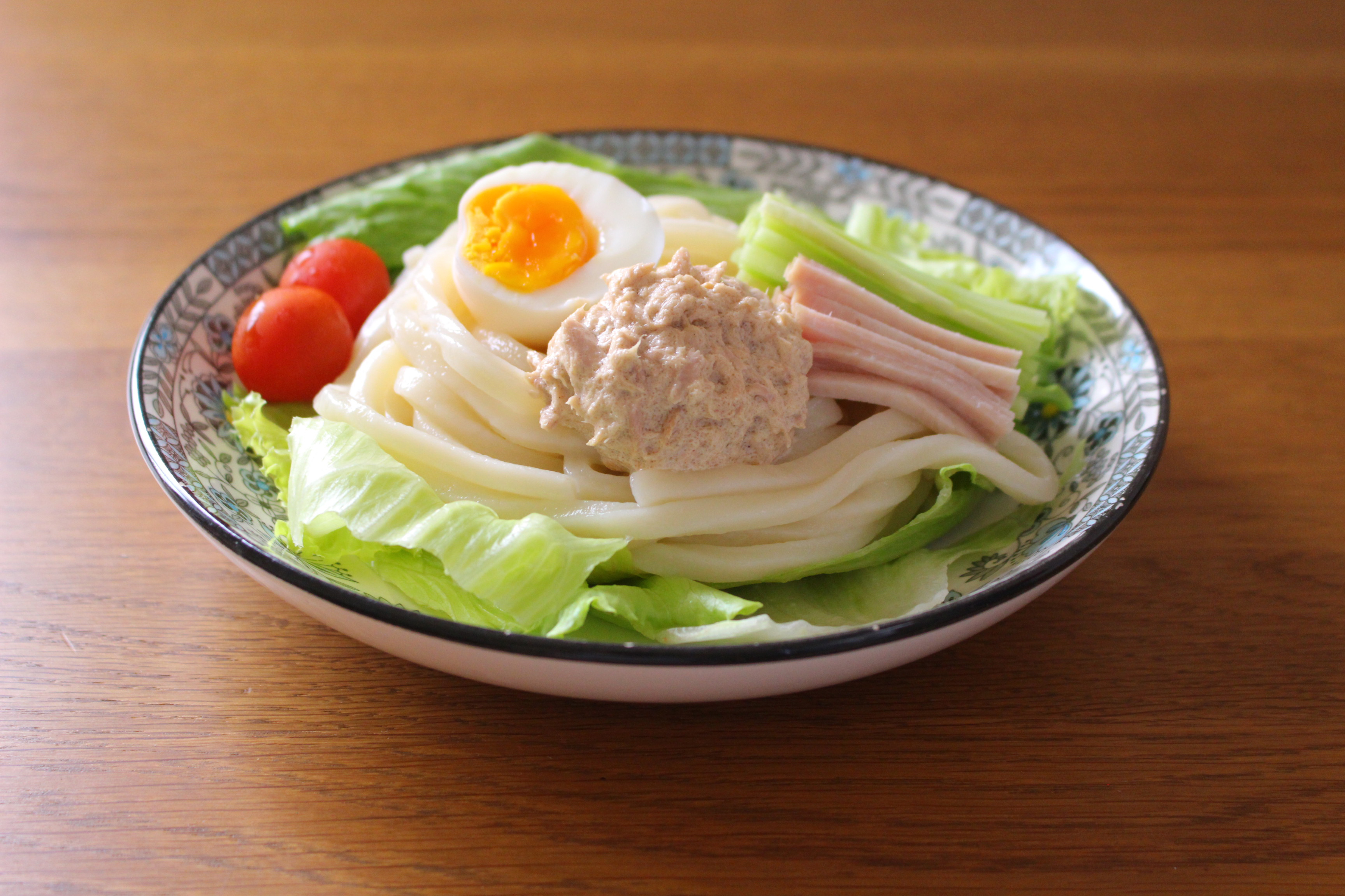 シーチキンマヨのサラダうどん ひよこ食堂