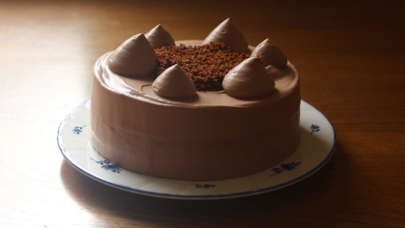 チョコレートデコレーションケーキ