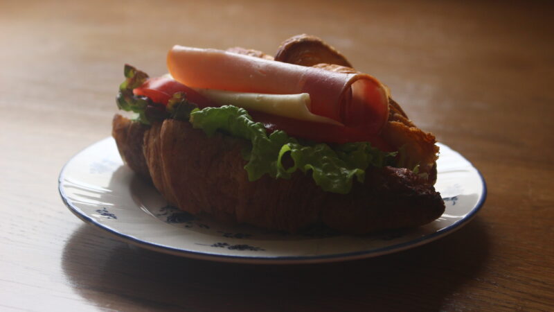 クロワッサンのサンドイッチ