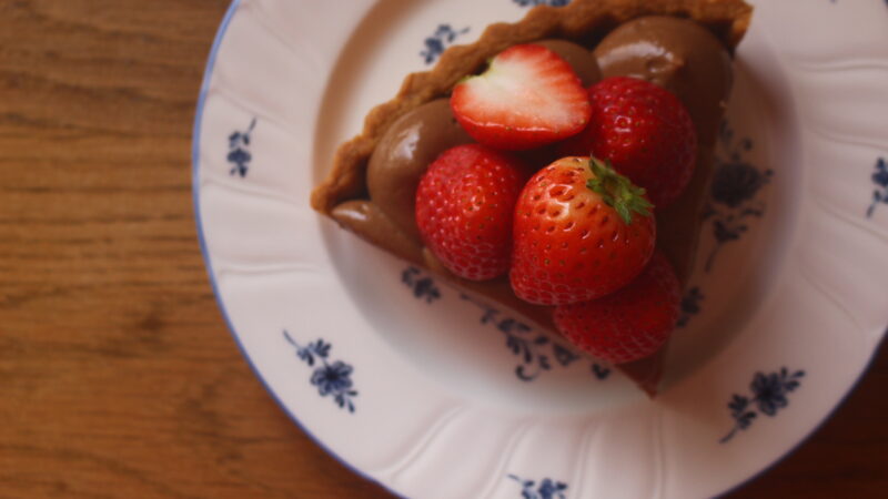 いちごのチョコカスタードクリームタルト