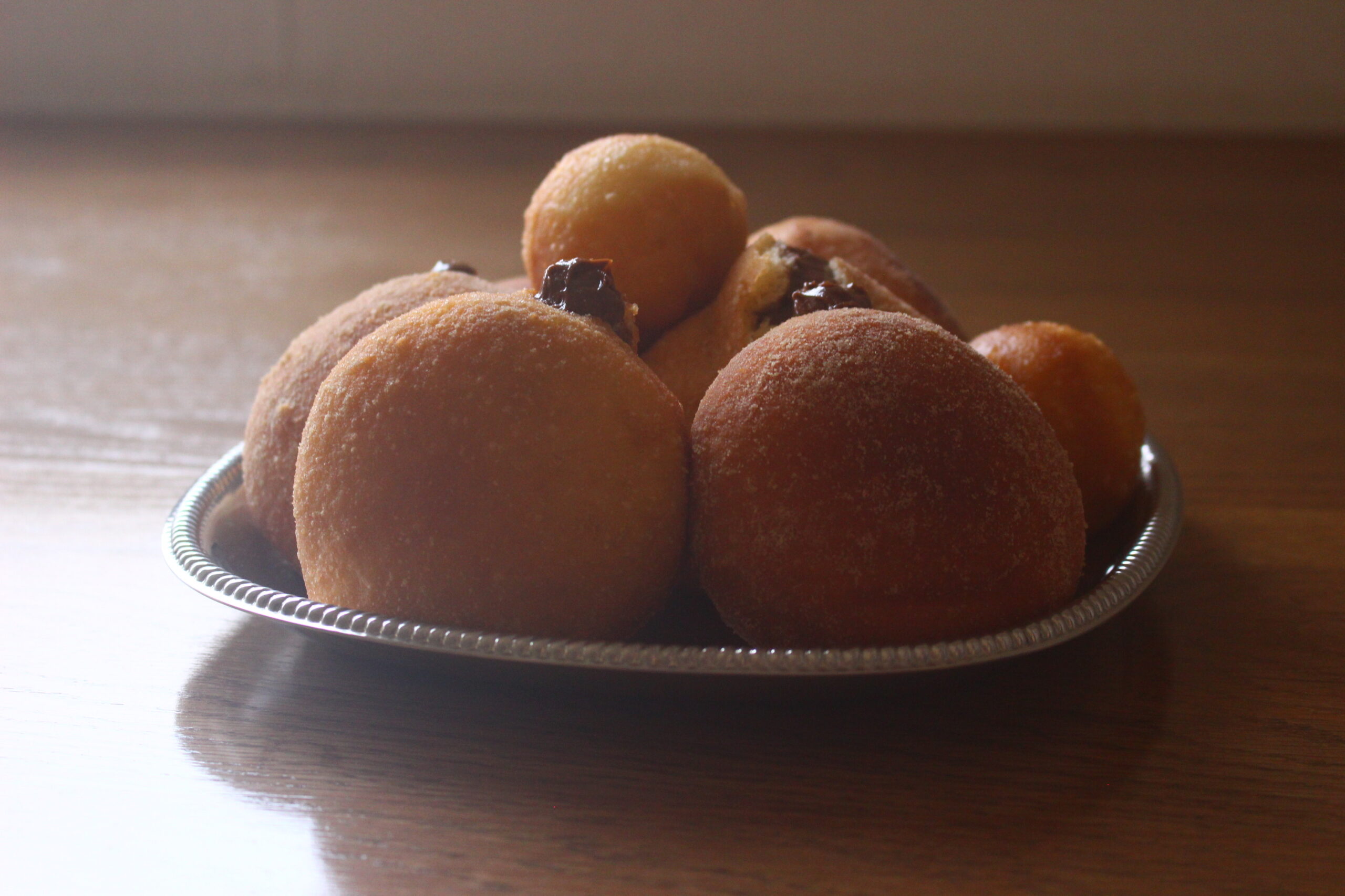 チョコカスタードクリームドーナツ