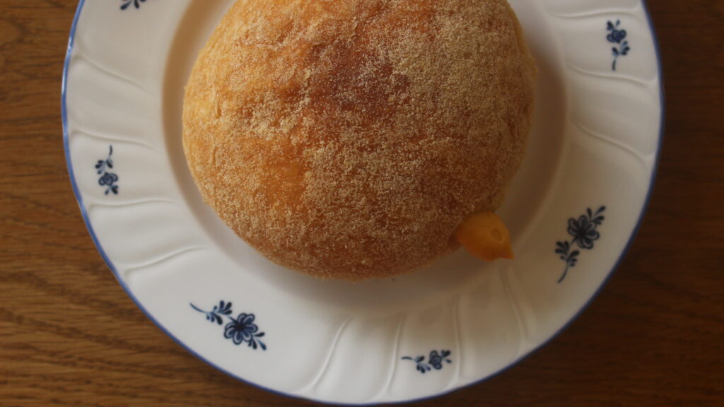 カスタードクリームドーナツ