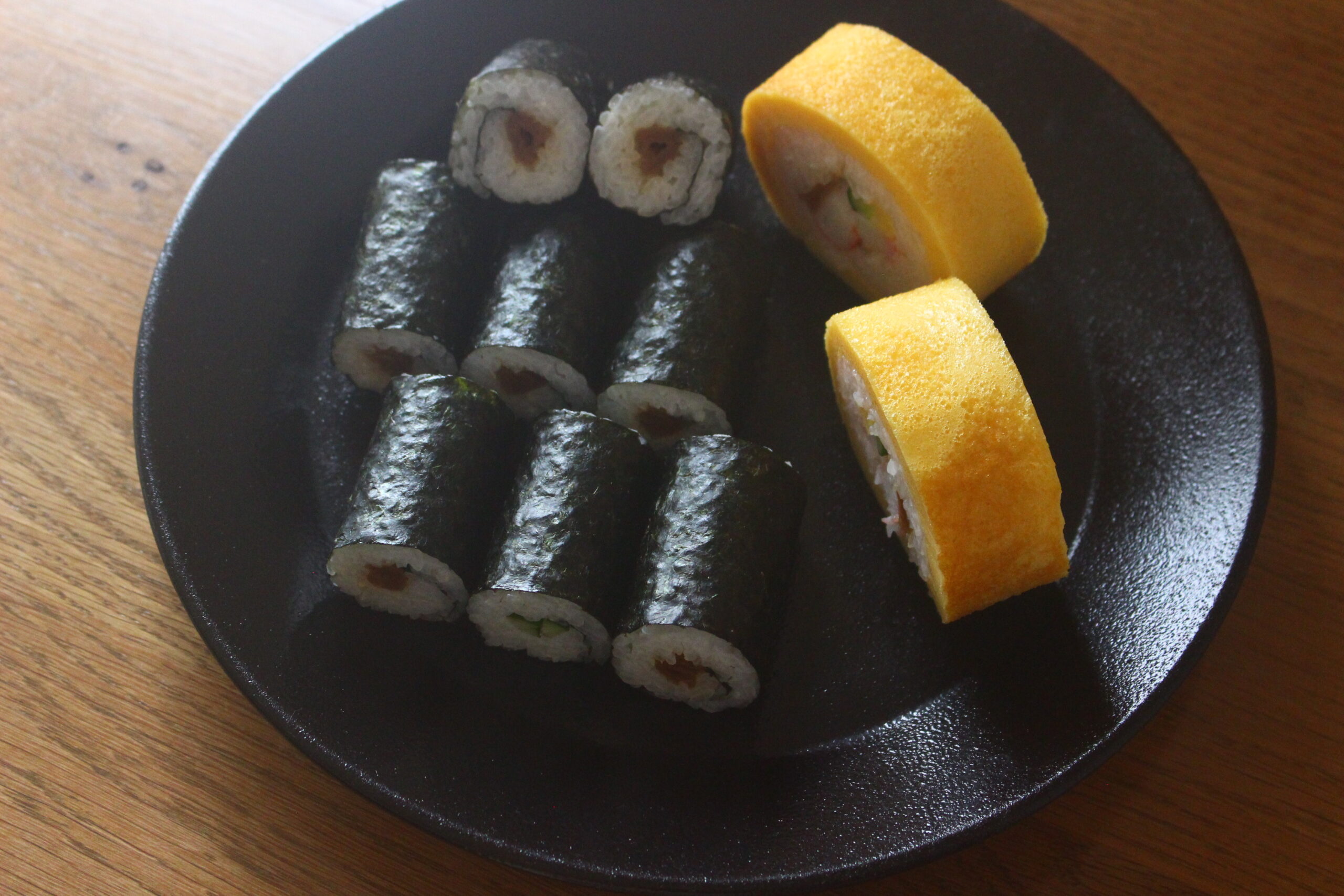 玉子太巻き寿司とかんぴょう巻き