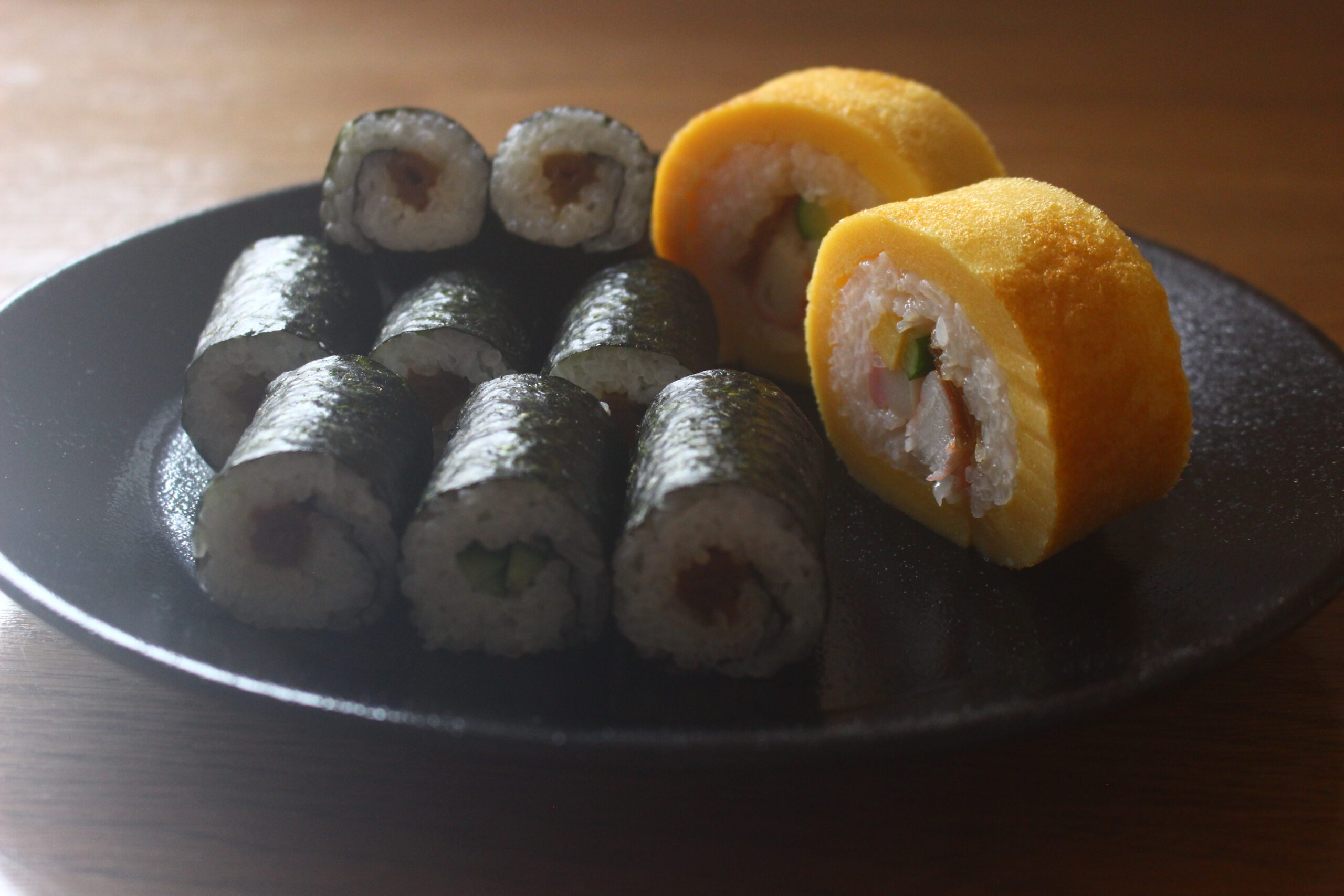 玉子太巻き寿司とかんぴょう巻き