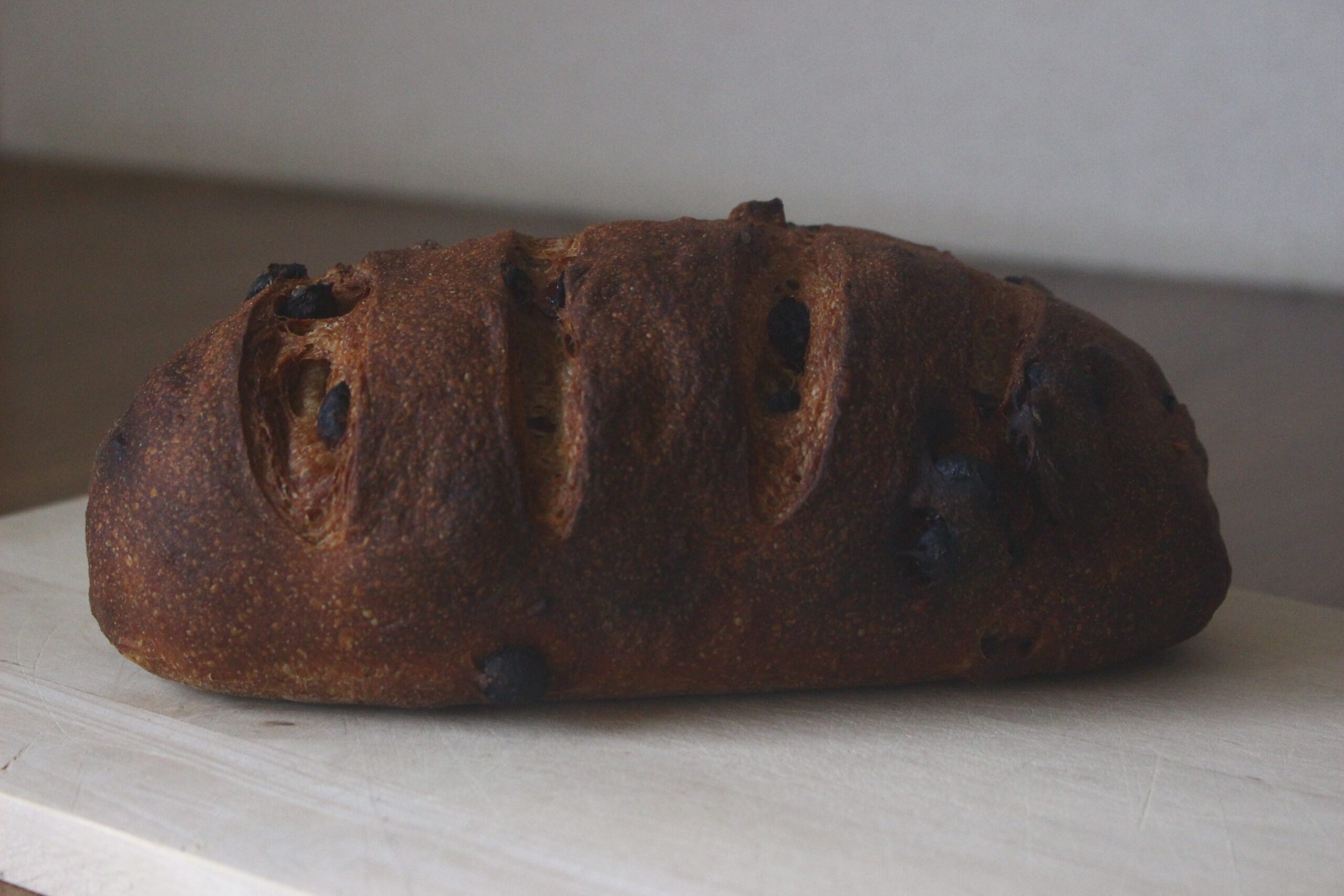 レーズンとくるみのパン