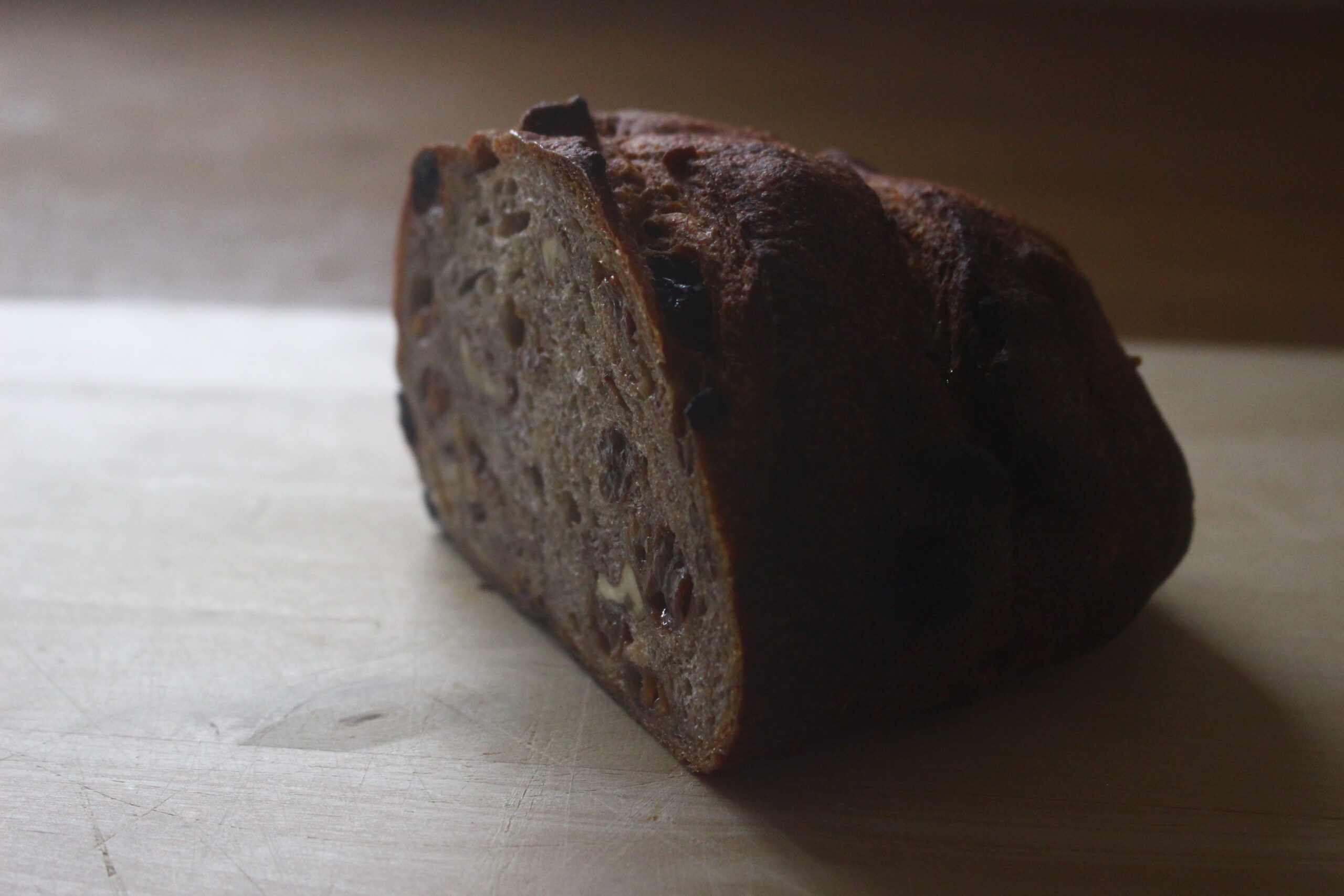 レーズンとクルミのパン