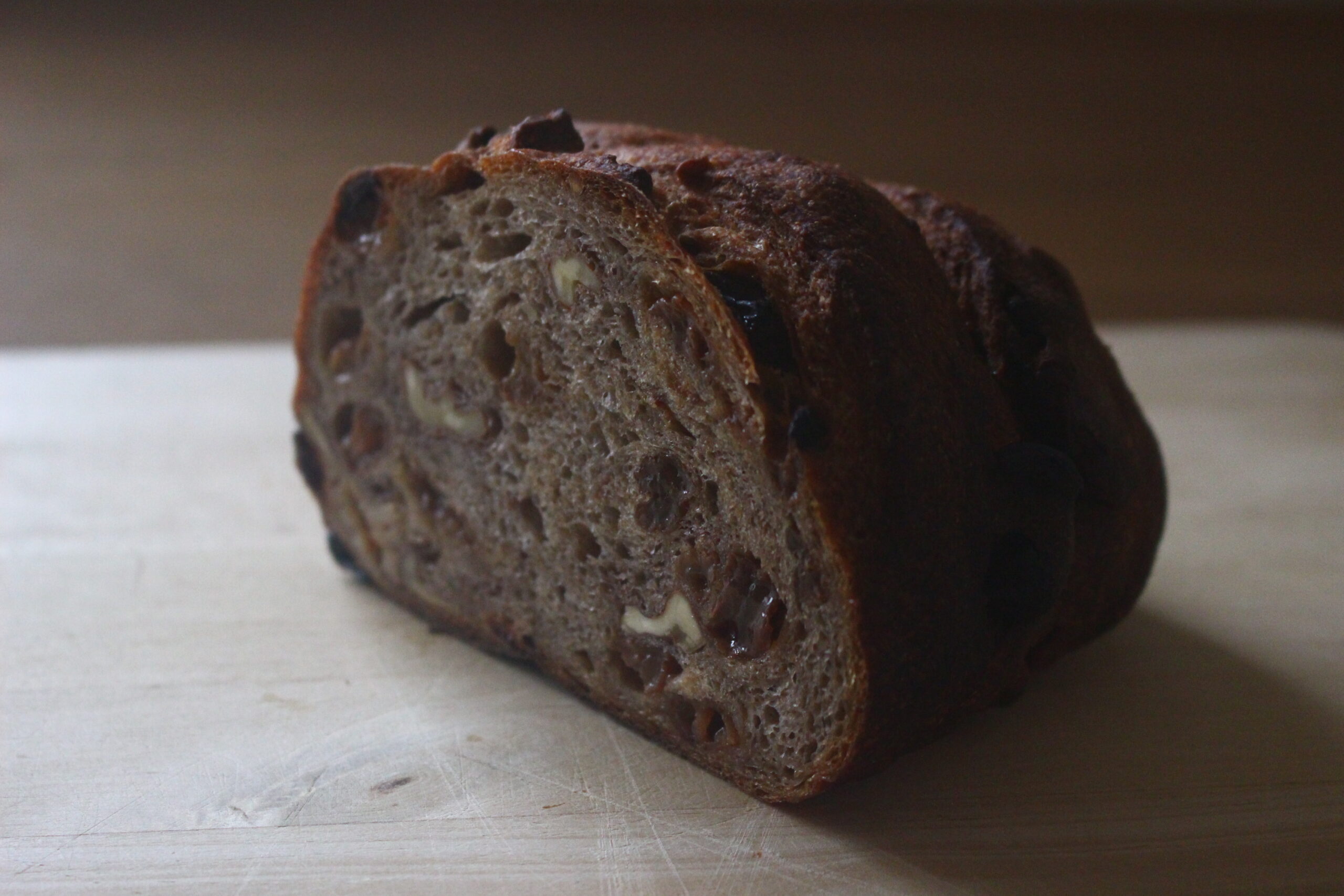 レーズンとクルミのパン