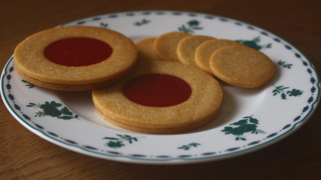 いちごジャムサンドクッキー