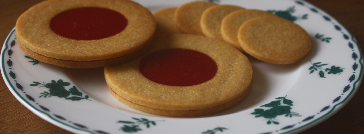 いちごジャムサンドクッキー