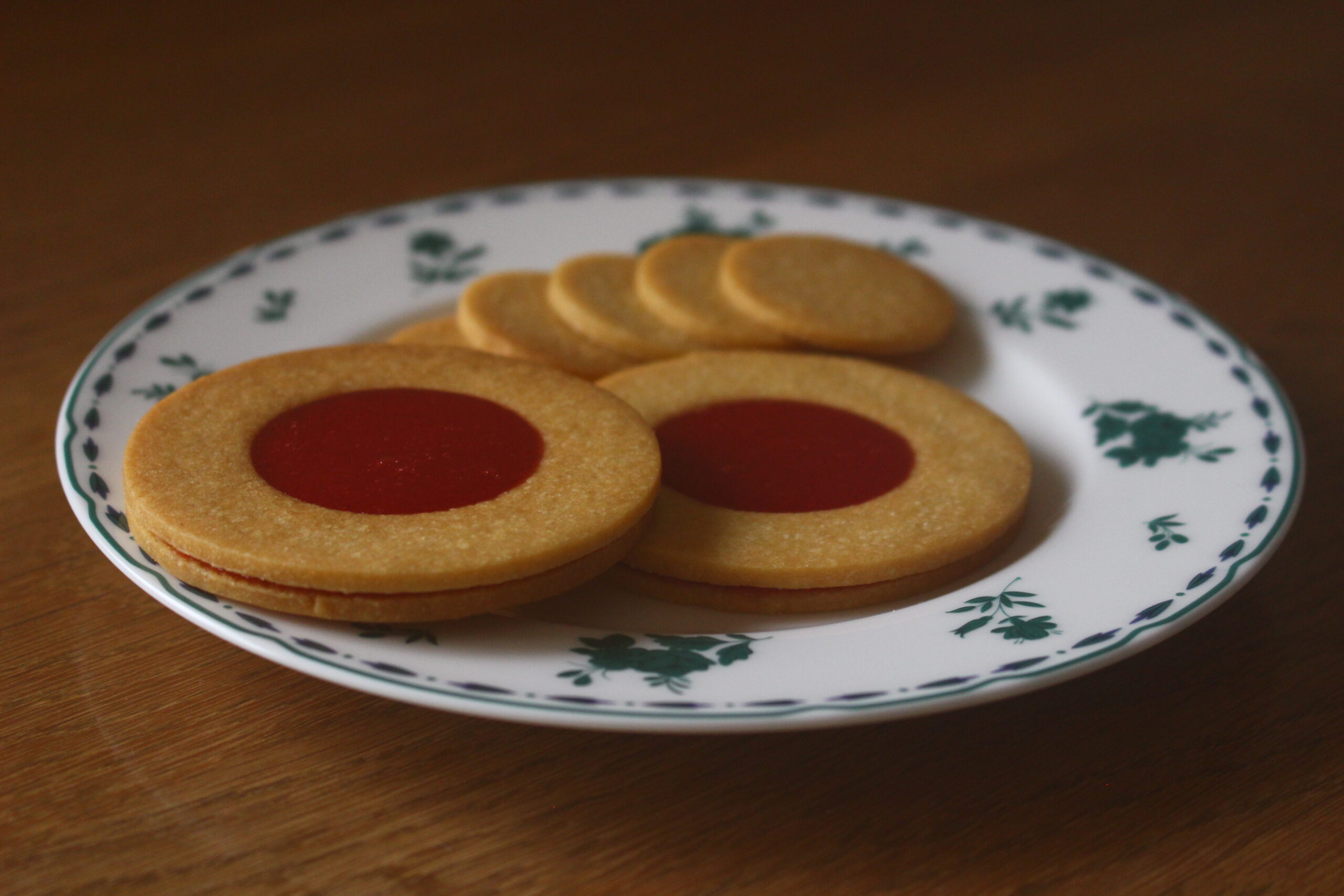 いちごジャムサンドクッキー