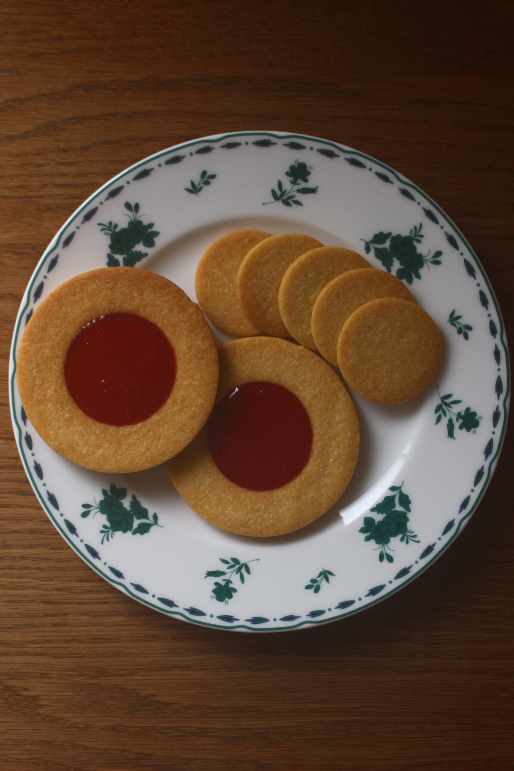 いちごジャムサンドクッキー